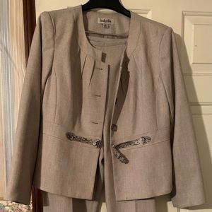 Isabella women’s Pant suit
